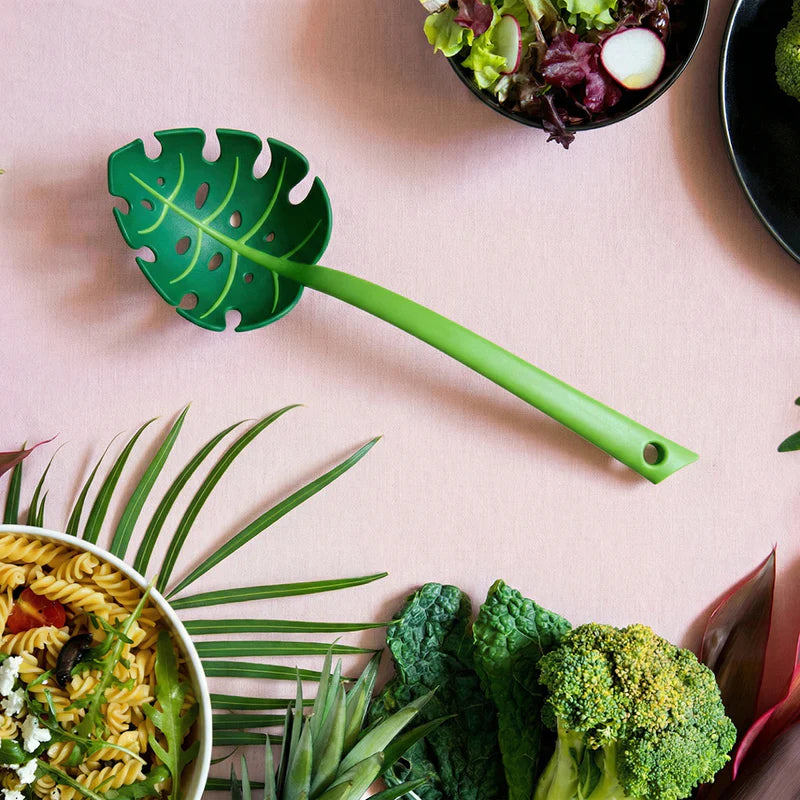 Large Slotted Leaf Spoon โ Nature-Inspired Kitchen Tool for Serving & Draining Pasta, Vegetables, and Salads